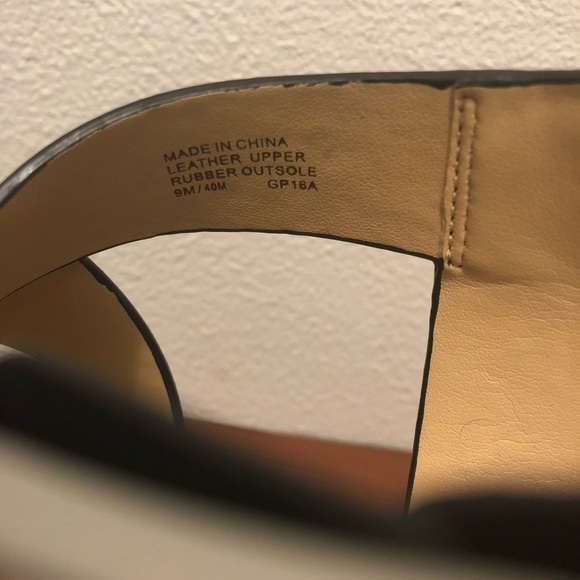 BRAND NEW MK CELIA WEDGE - Picture 2 of 5